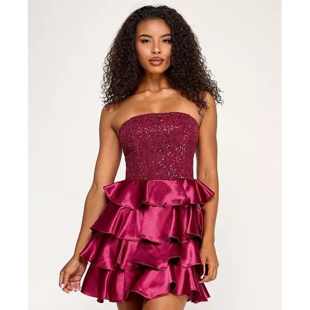 SENI & CADE Juniors' Sequin Embellished Strapless Satin Tiered Dress Sz M NWT